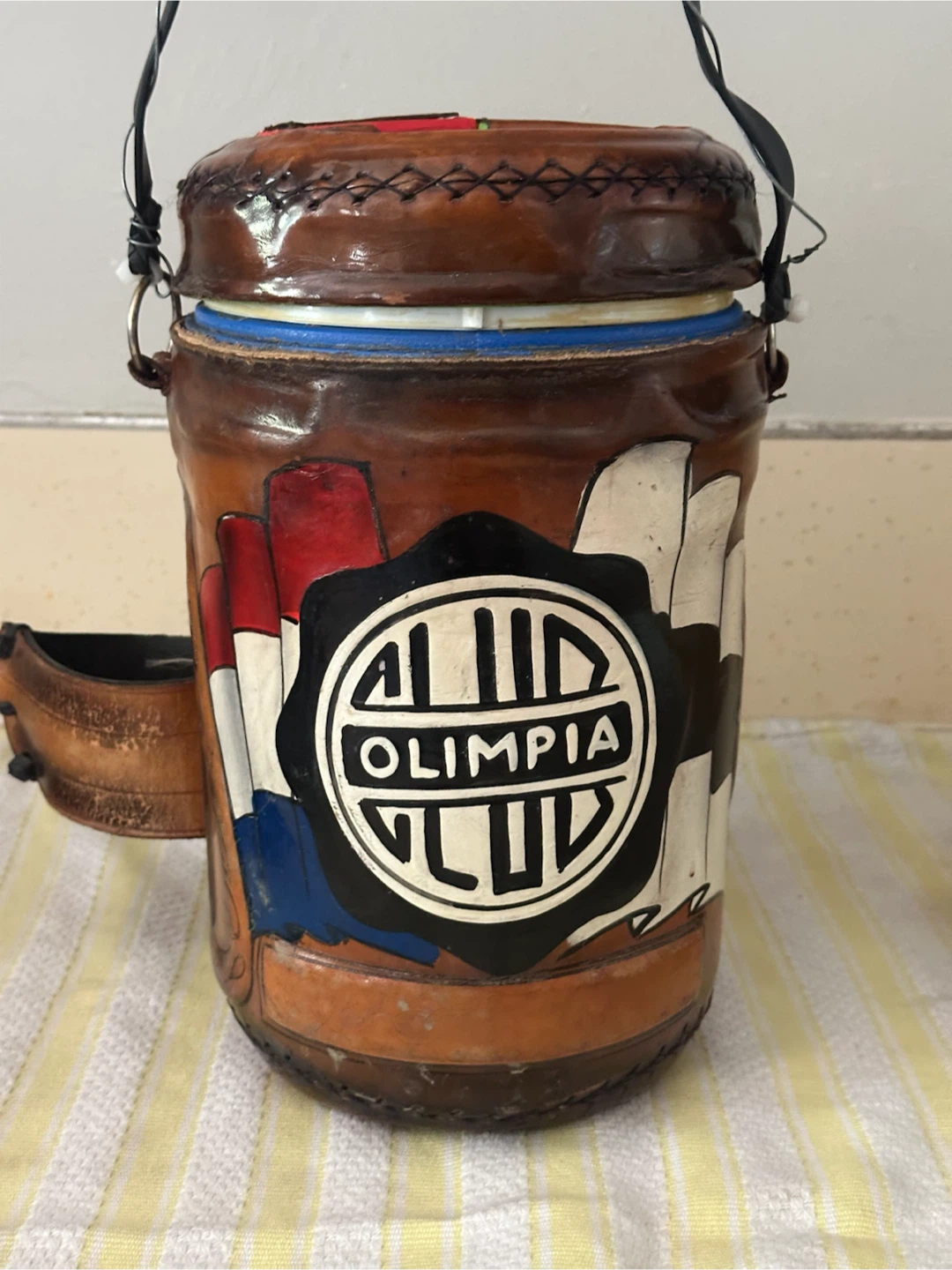 Olimpia Paraguay Handcrafted Leather Thermal Mug - photo 2