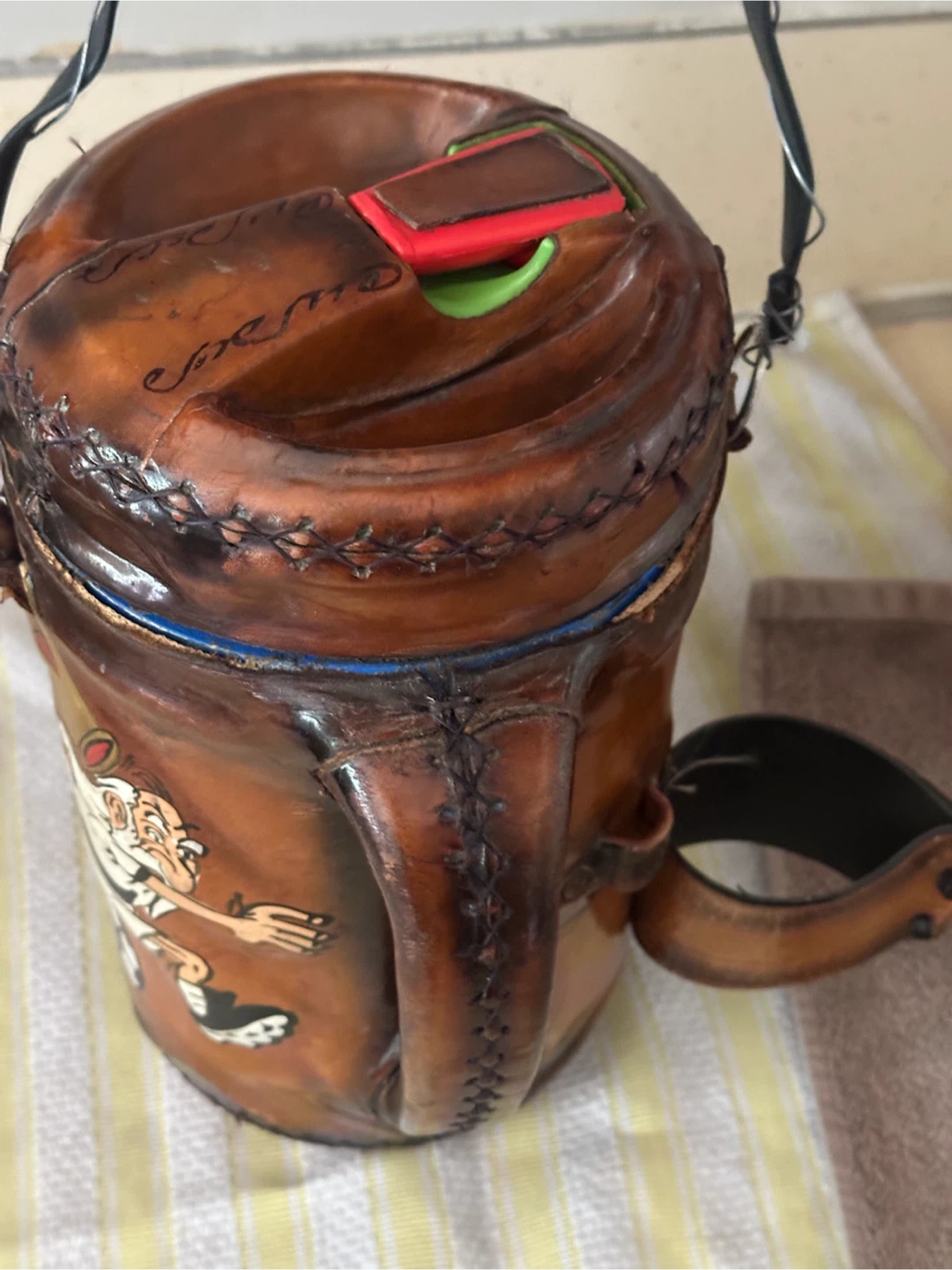 Olimpia Paraguay Handcrafted Leather Thermal Mug - photo 3