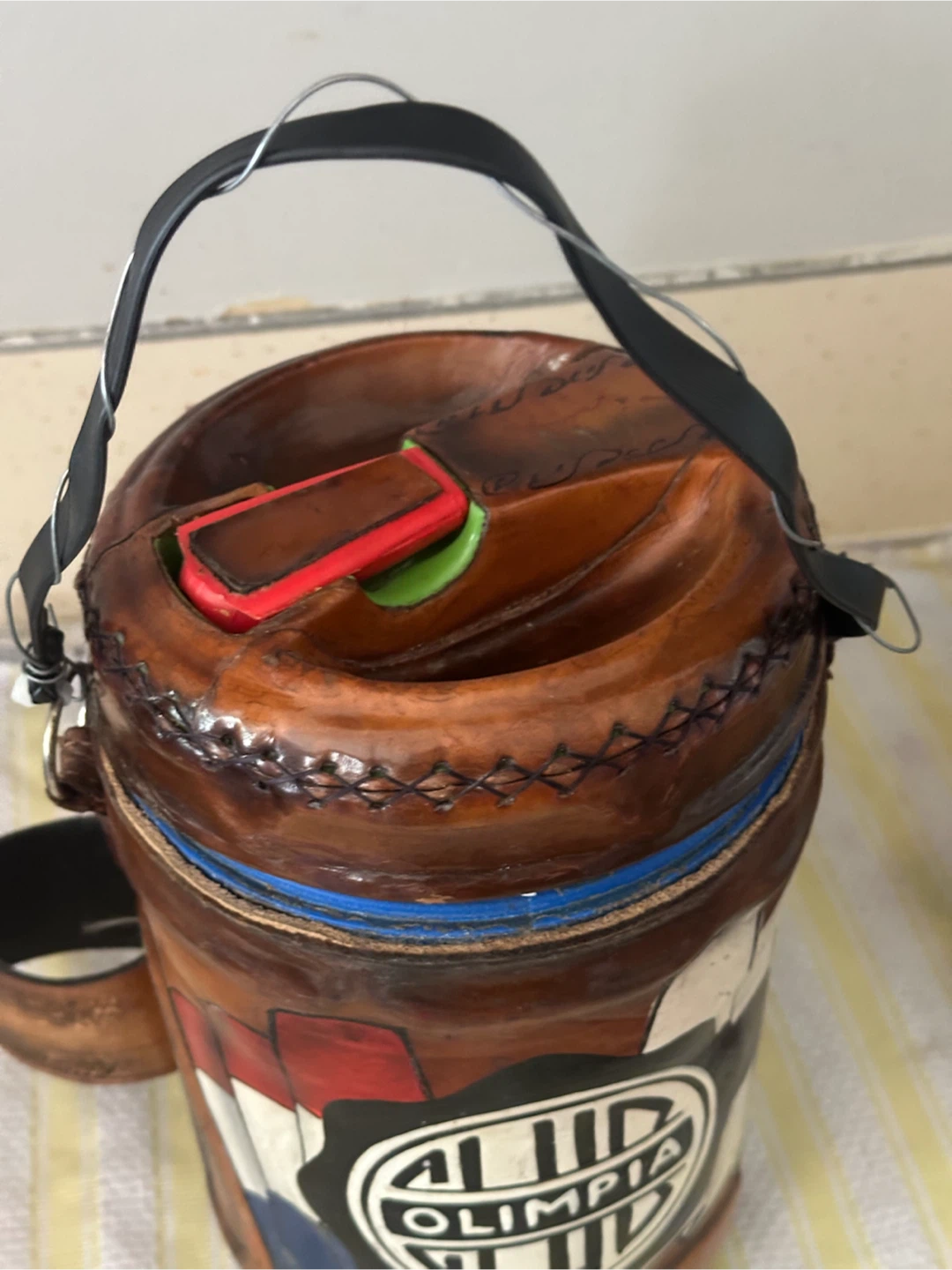 Olimpia Paraguay Handcrafted Leather Thermal Mug - photo 4
