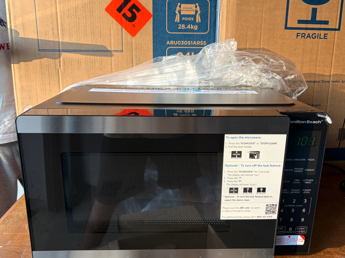 NEW Hamilton Beach 0.9 Cu Ft Stainless Microwave - 900W (In Box) - photo 2