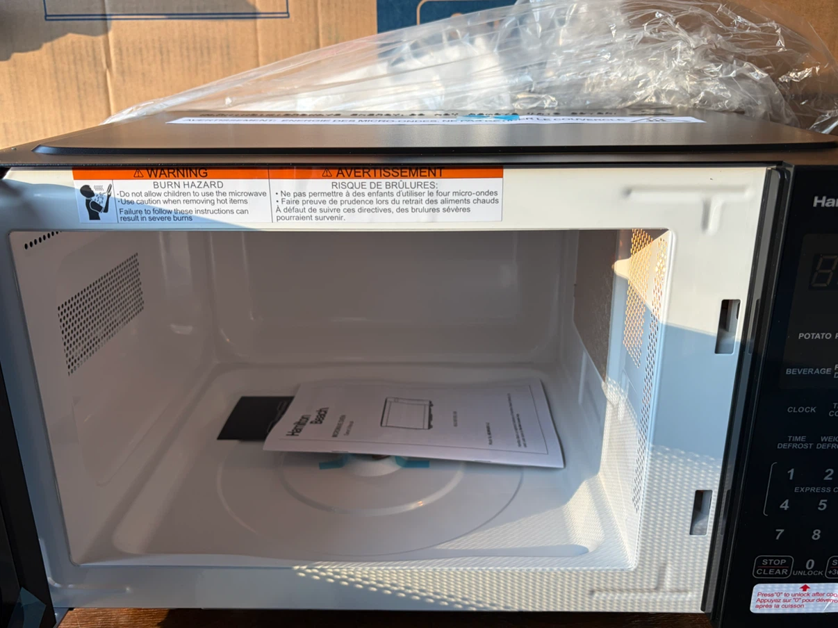 NEW Hamilton Beach 0.9 Cu Ft Stainless Microwave - 900W (In Box) - photo 3