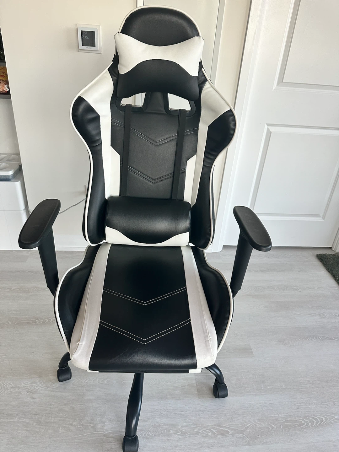 New Gaming Chair with Footrest