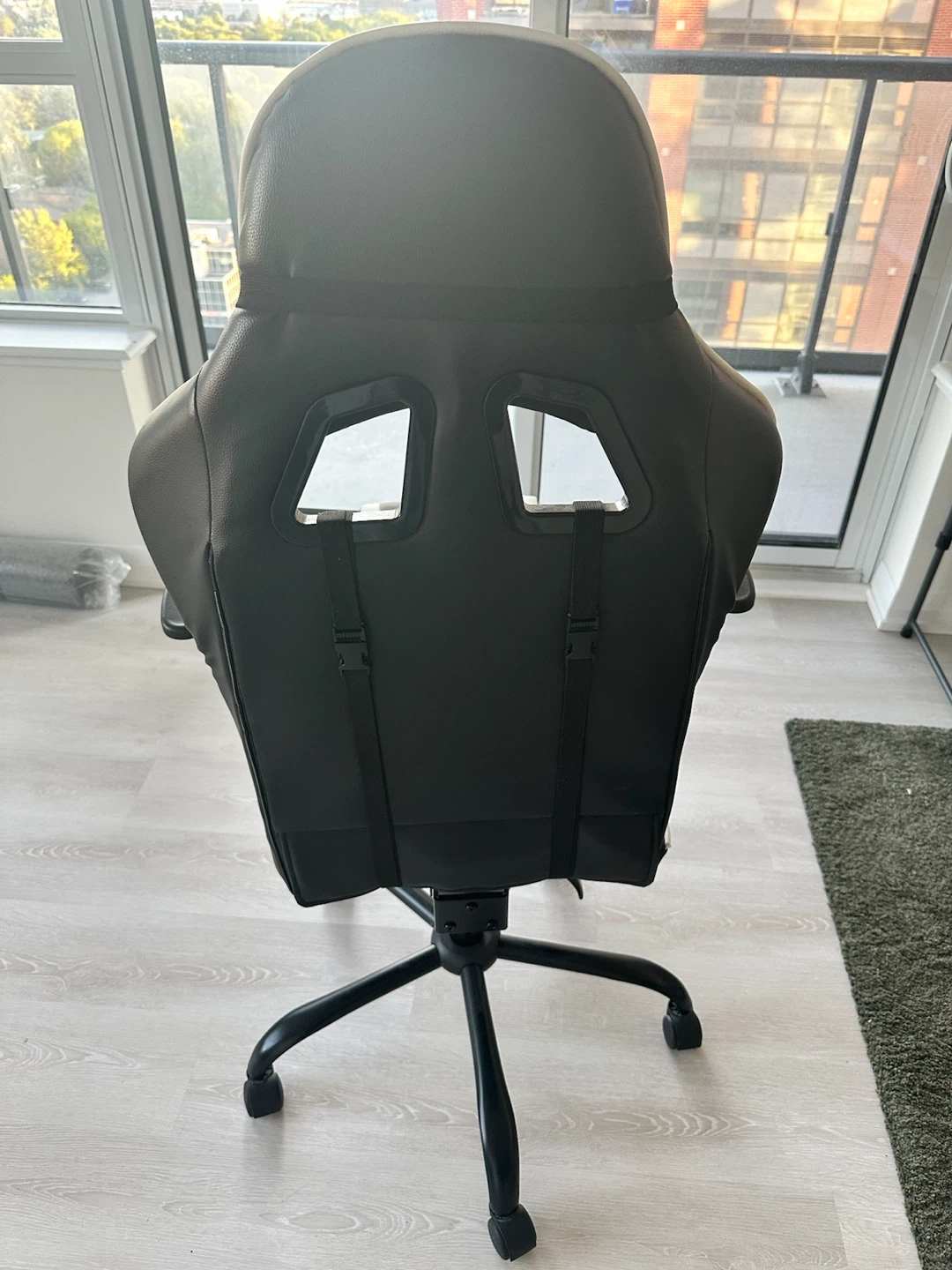 New Gaming Chair with Footrest - photo 2