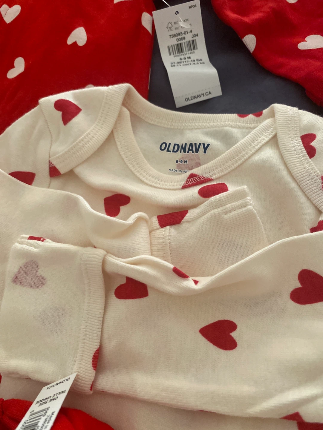 Old Navy Baby Clothes Set - Hearts - 6-9 Months - photo 3