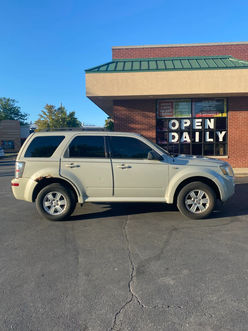 2009 Mercury Mariner - photo 2