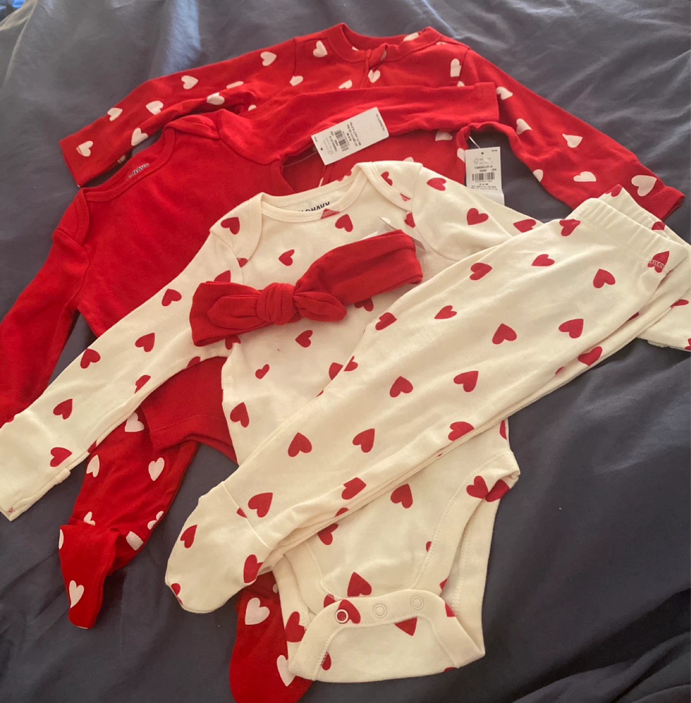 Old Navy Baby Clothes Set - Hearts - 6-9 Months