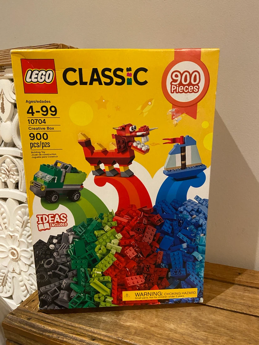 New Sealed LEGO Classic Creative Box 10704 (900 Pieces) - photo 3