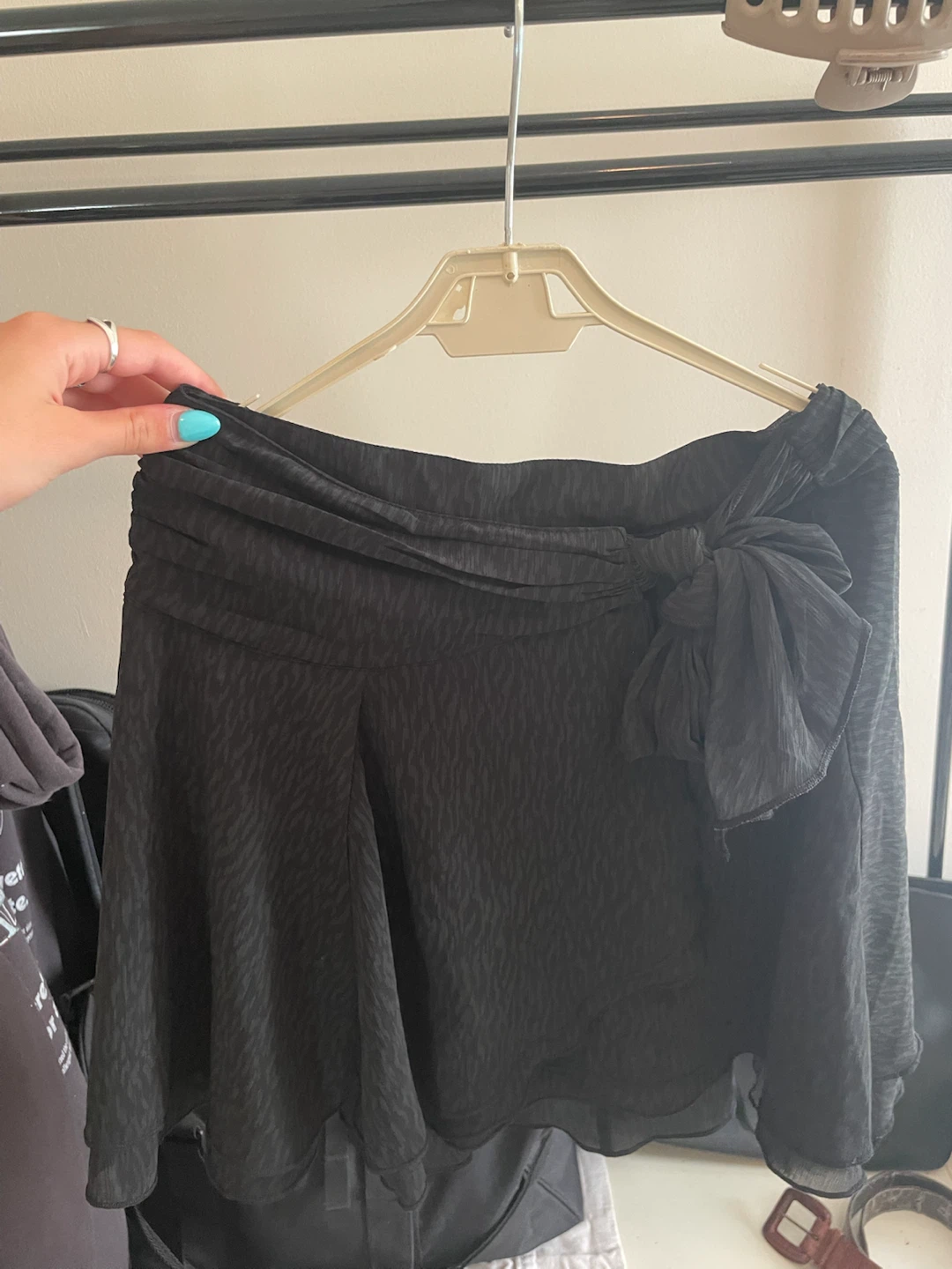 Aerie black skirt