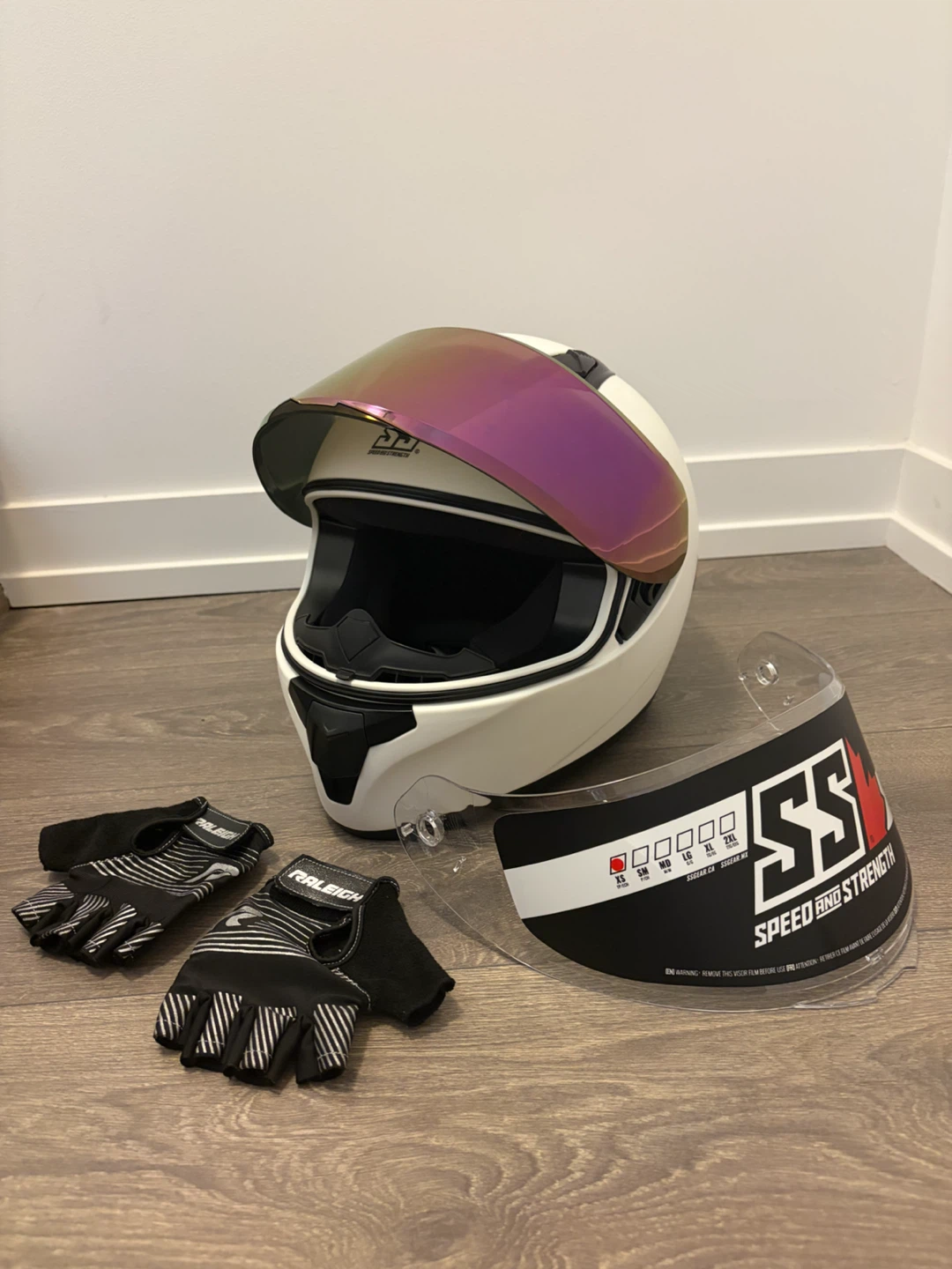 XS White SS750 Motorcycle Helmet & S Raleigh Gloves
