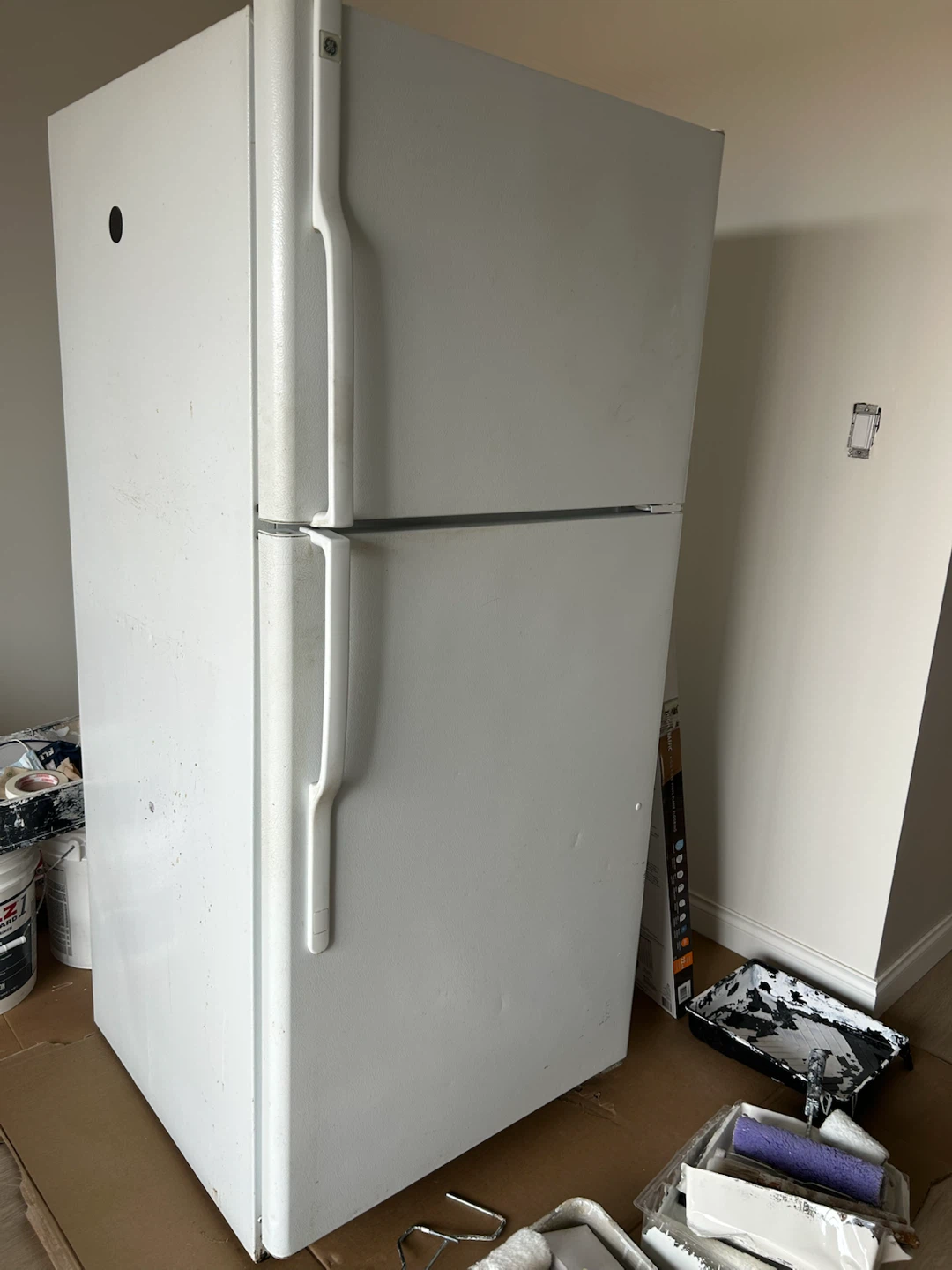 White GE Refrigerator - photo 3