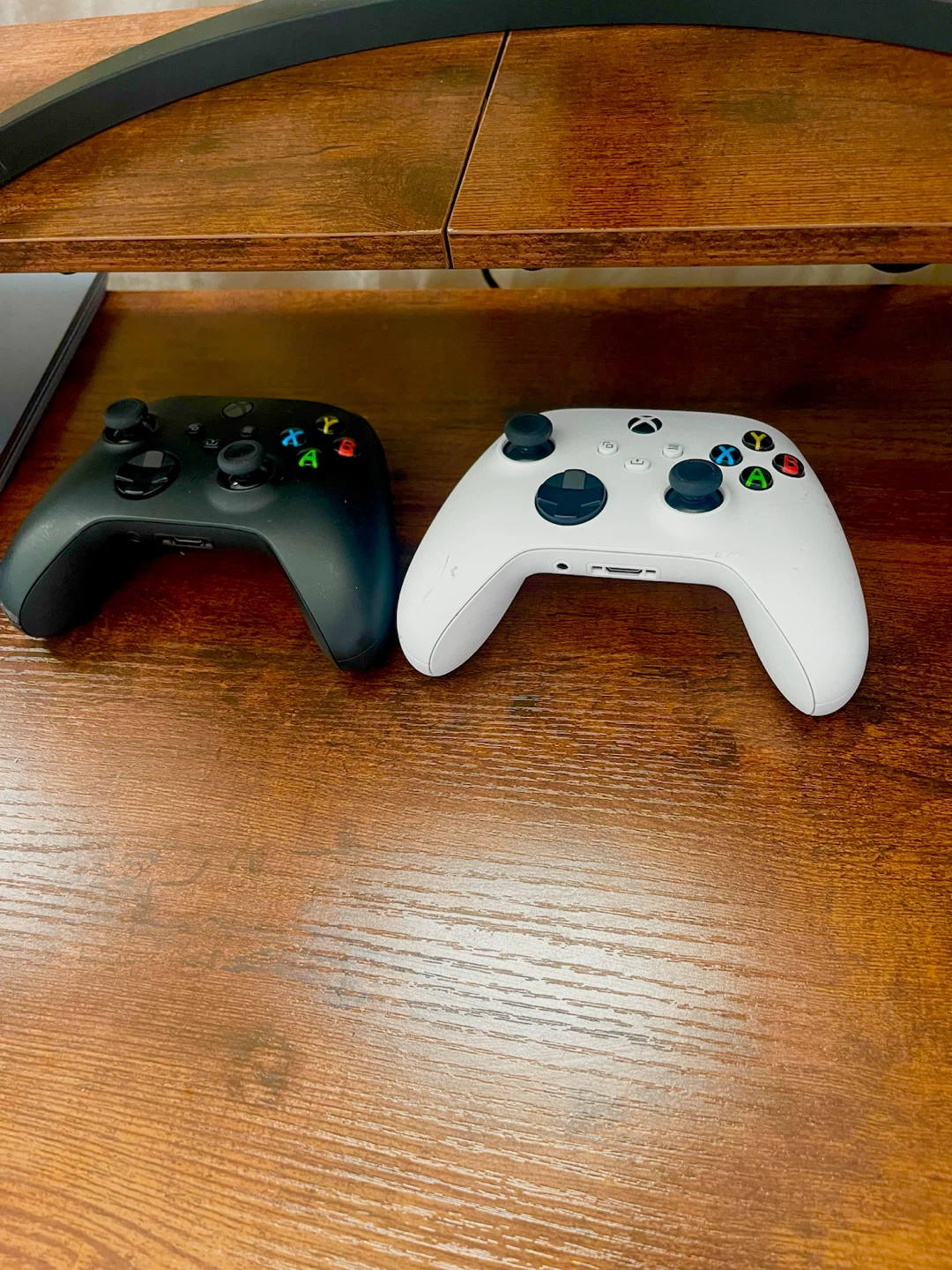 Monitor + Xbox + accessories - photo 3