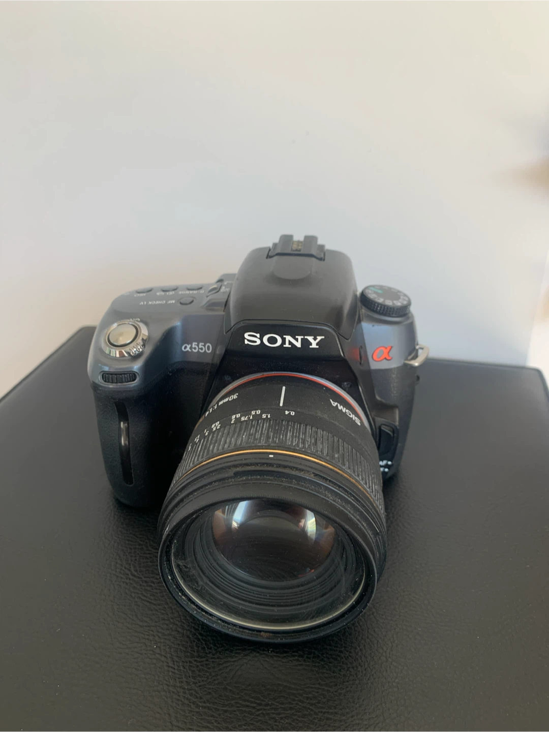 Sony Alpha a550 DSLR Camera with Sigma 30mm f/1.4 Lens - photo 3