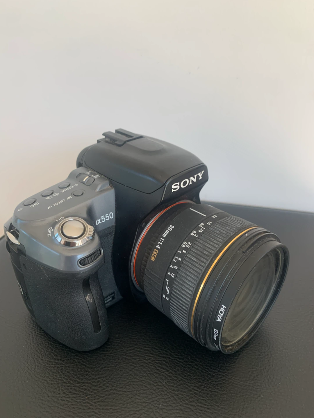 Sony Alpha a550 DSLR Camera with Sigma 30mm f/1.4 Lens - photo 4