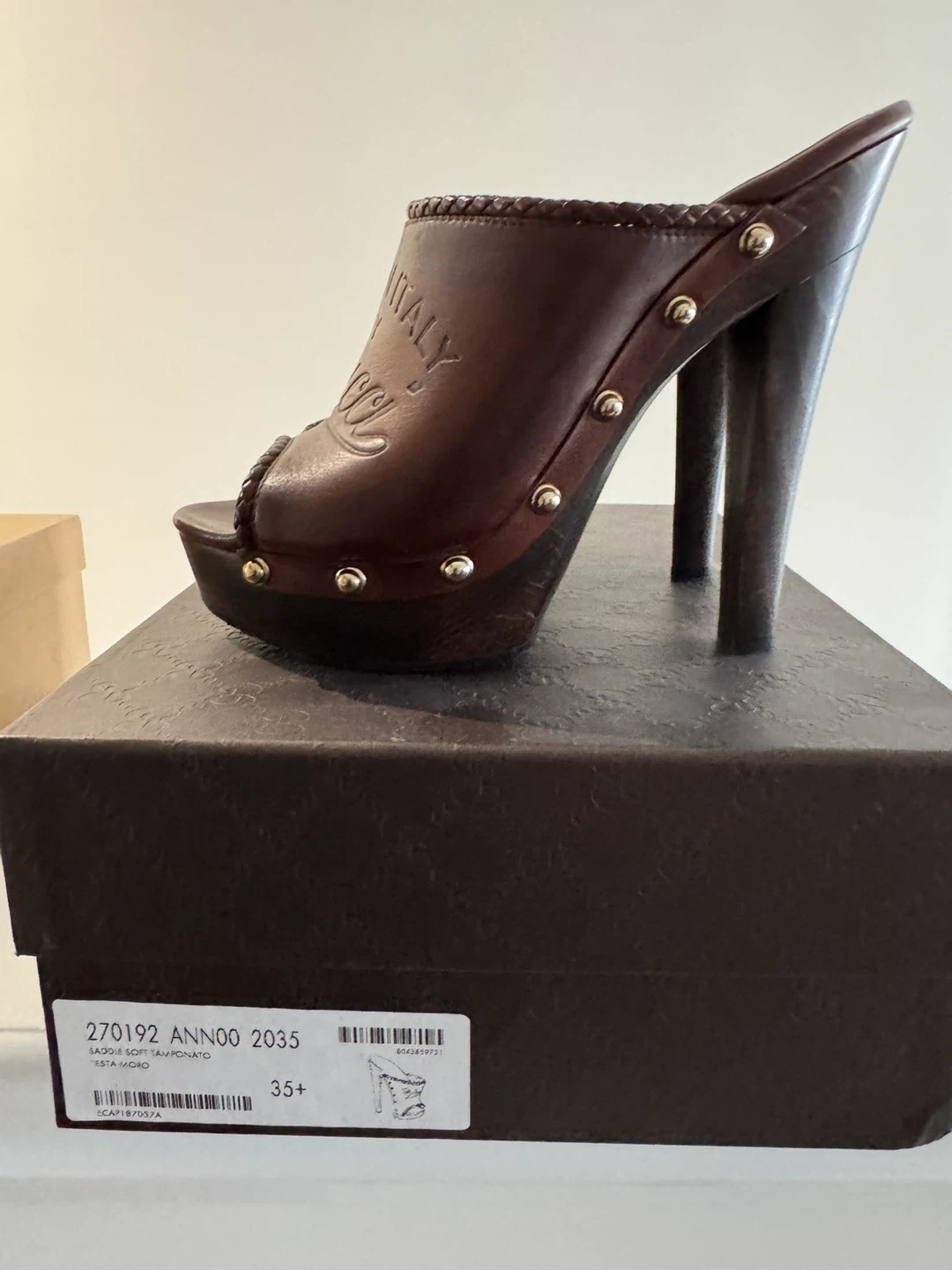 Gucci Brown Leather Clog Heels - Size 35 - photo 2