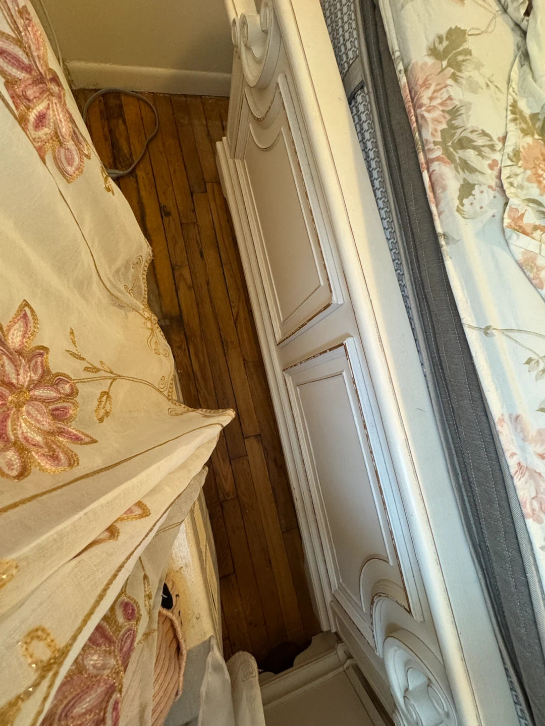 White Queen Bed Frame with Headboard - photo 4