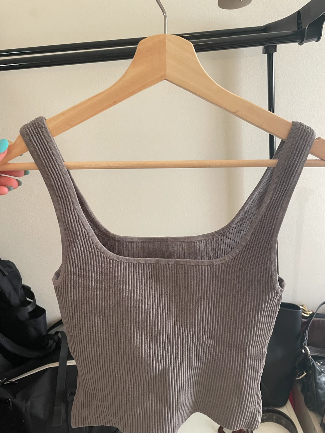 Aritzia Babaton Ribbed Tank Top - photo 2