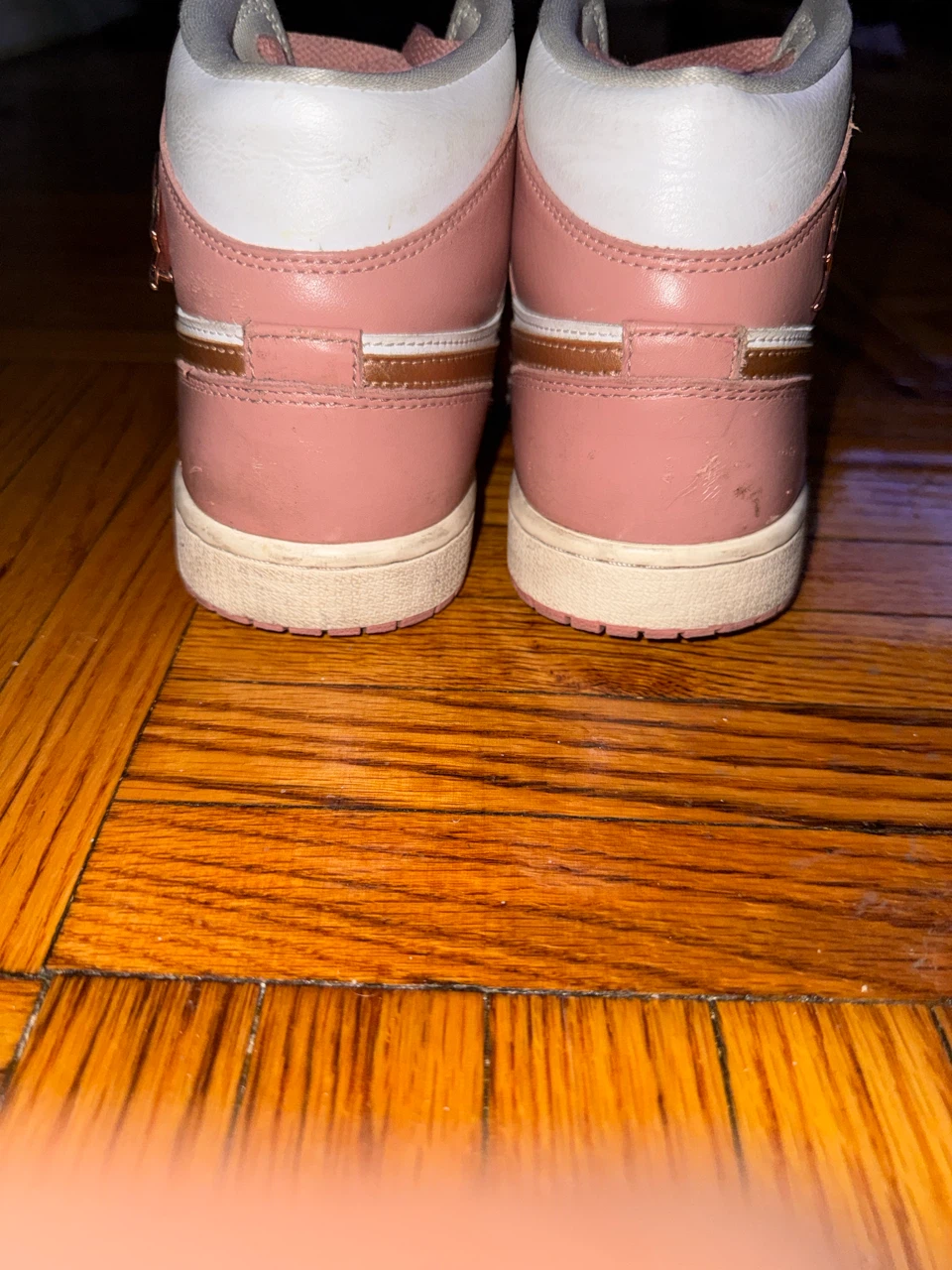 Air Jordan 1 Mid SE "Light Arctic Pink" Sneakers - photo 3
