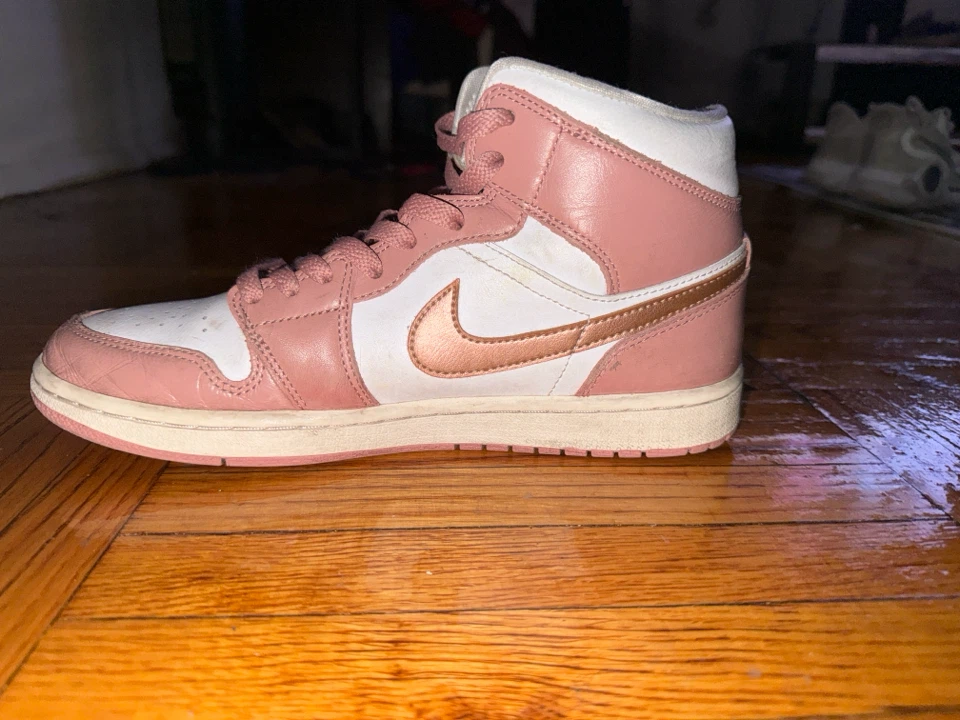 Air Jordan 1 Mid SE "Light Arctic Pink" Sneakers - photo 5
