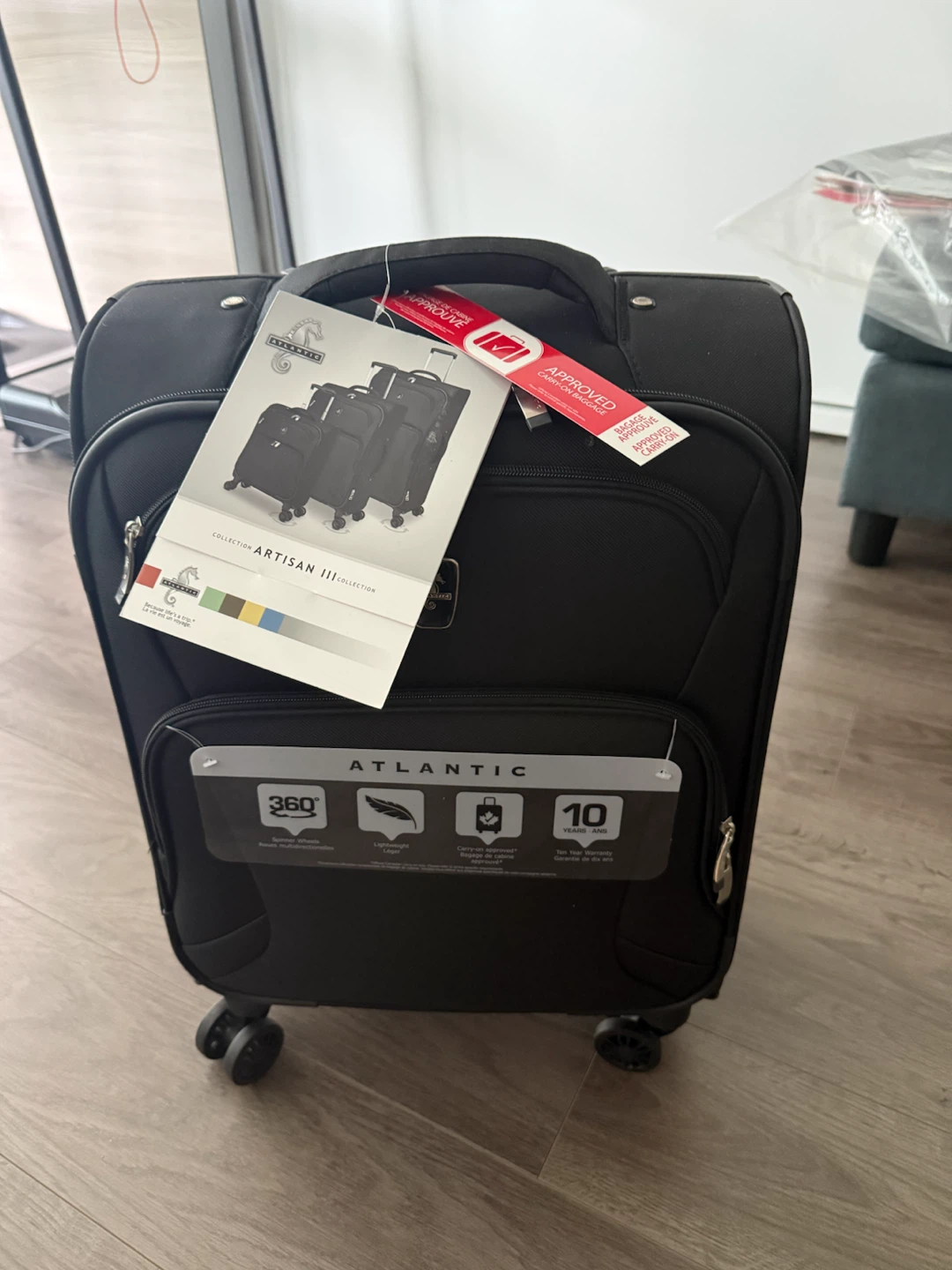 Atlantic Artisan III Collection Black Carry-On Spinner Luggage