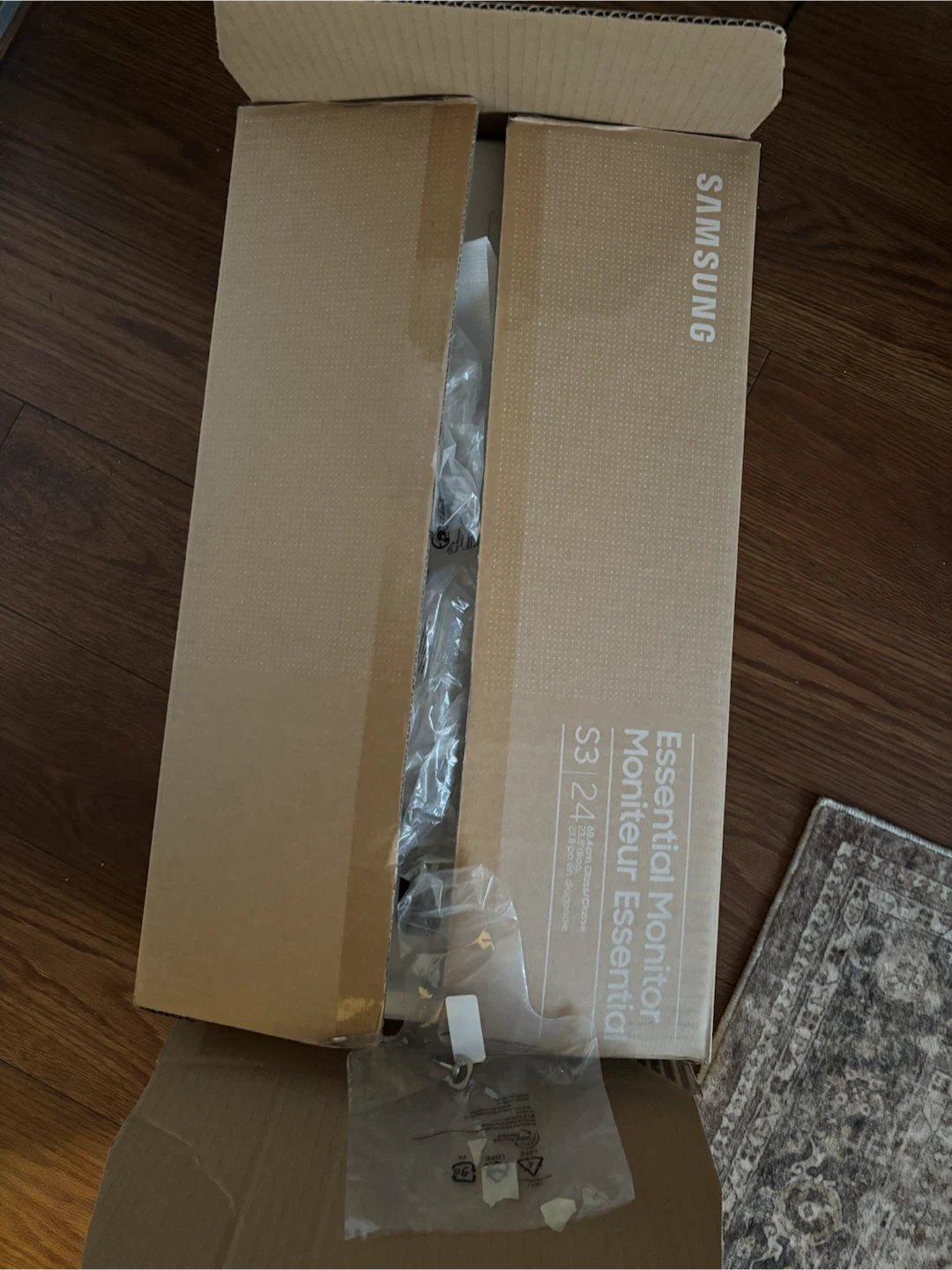 Samsung Essential Monitor S3 24 inch - photo 2