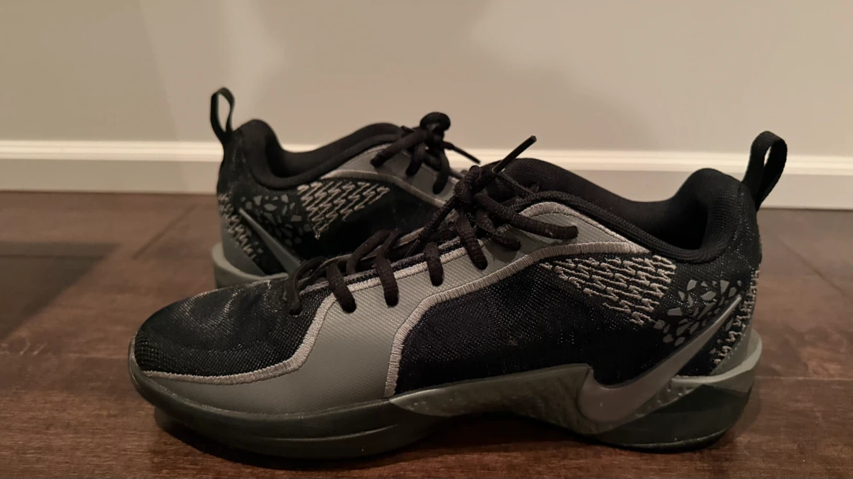 Nike Basketball Shoes - Sabrina 1s Size 7 Unisex Grade School - photo 5