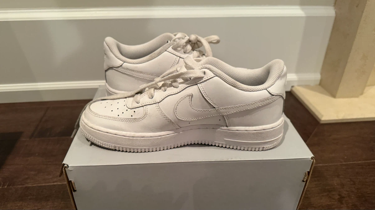 Nike Air Force 1 Low White Sneakers Size 7 Boys - photo 4