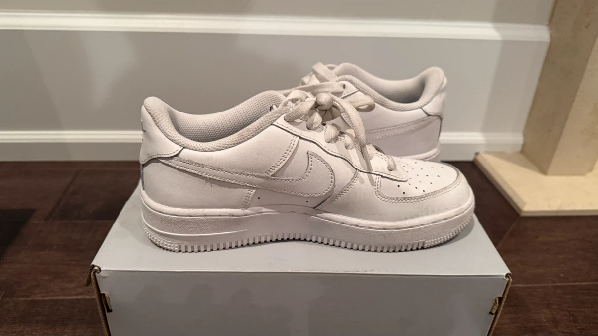 Nike Air Force 1 Low White Sneakers Size 7 Boys - photo 5