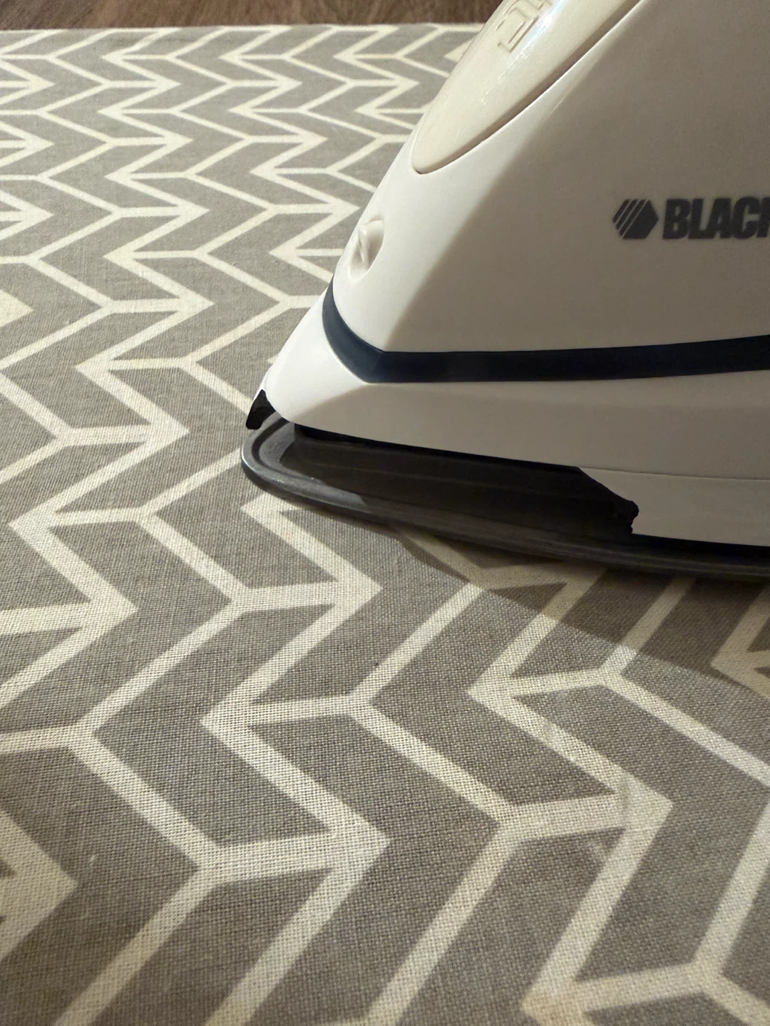 Black & Decker Iron and Iron Board - photo 4
