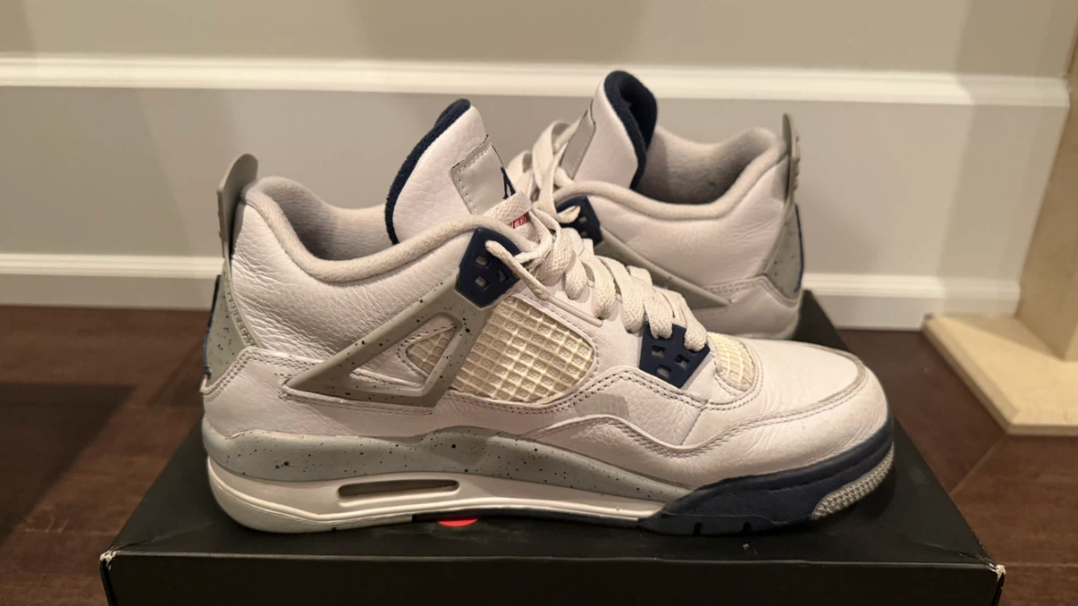 Air Jordan 4 Retro Midnight Navy Sneakers *LIKE NEW* SIZE 7 Boys - photo 5