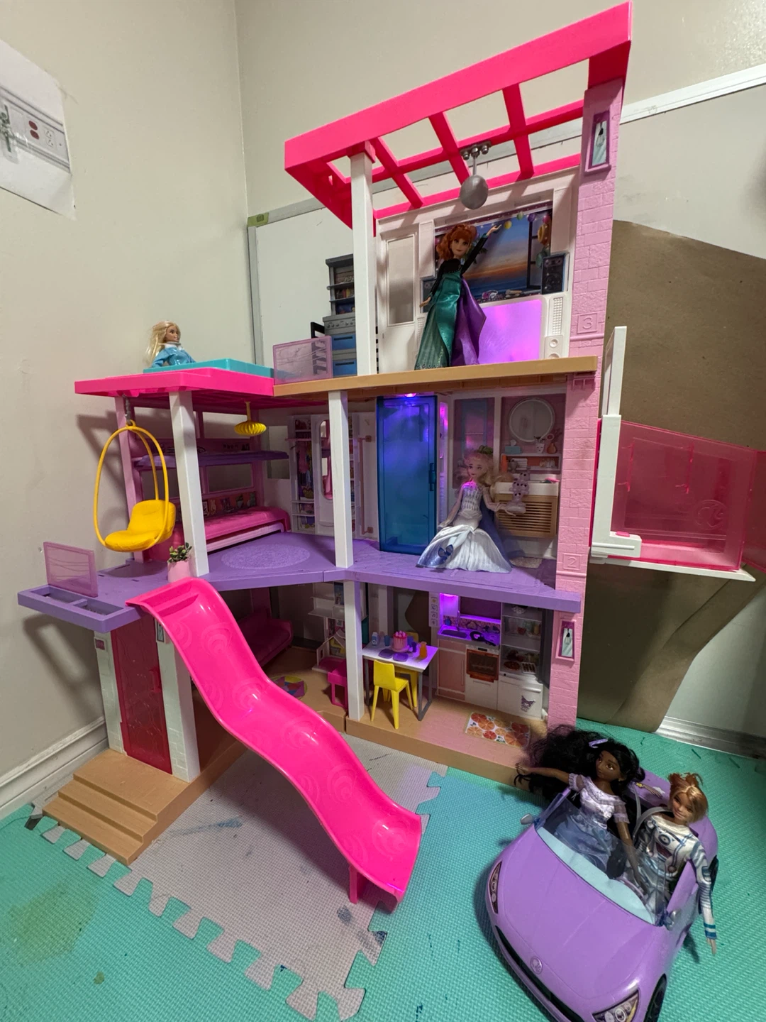 Barbie Dreamhouse Playset with Accessories - photo 2