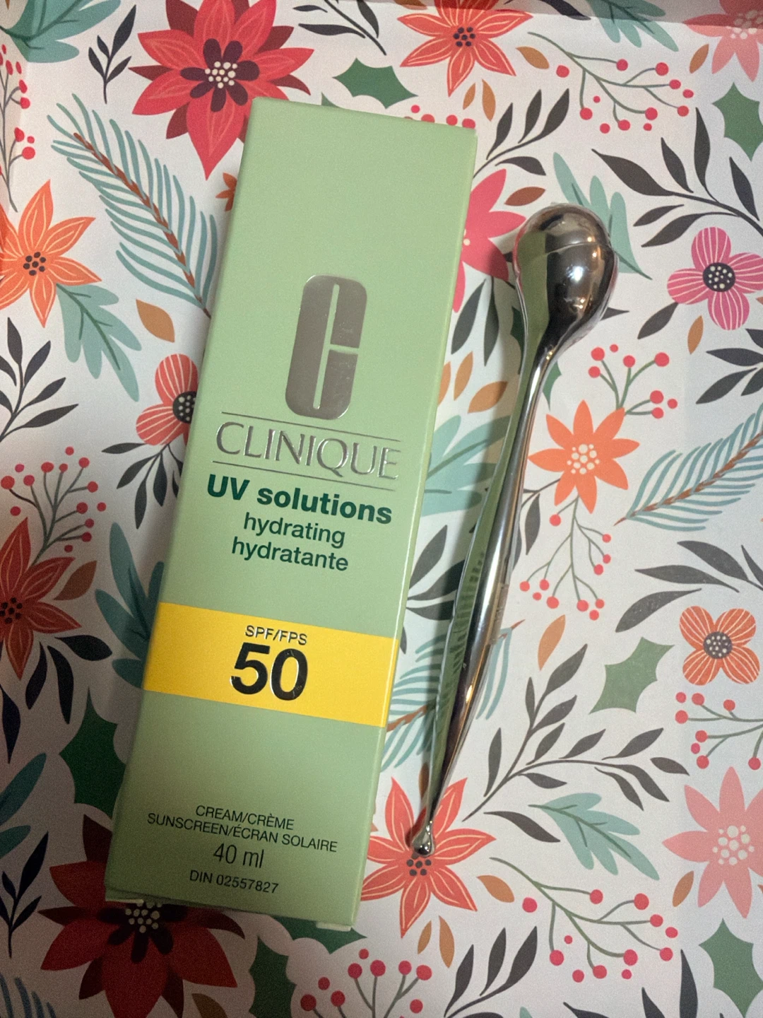 Clinique UV Solutions Hydrating SPF 50 Cream