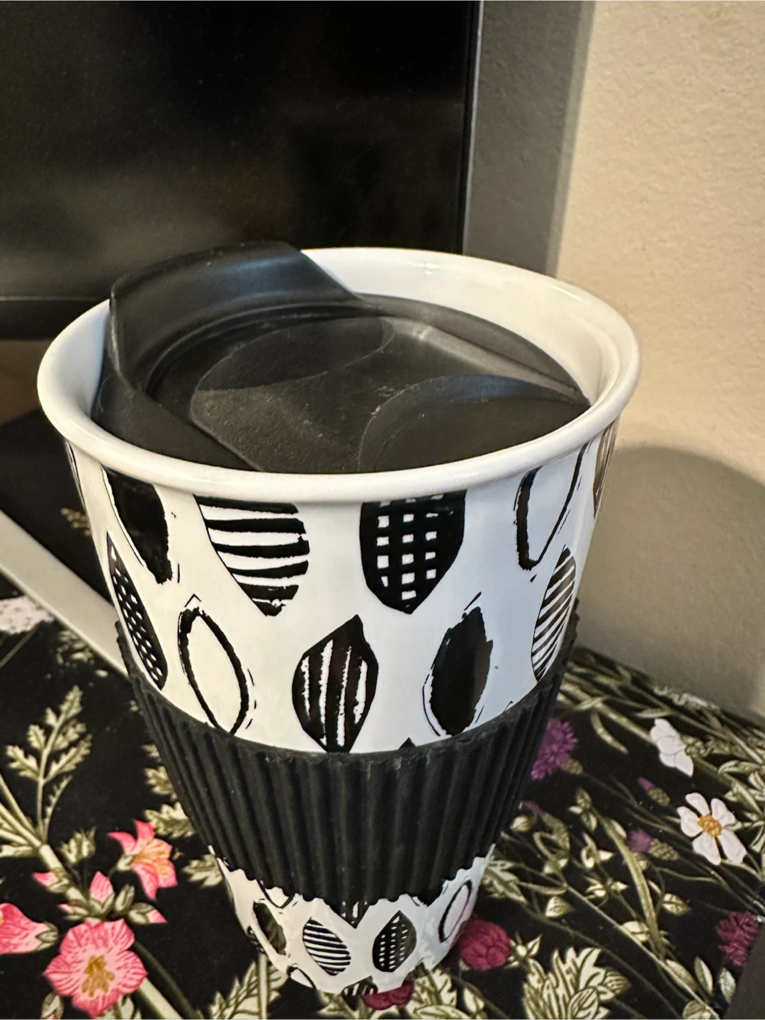 Ikea Ceramic Travel Mug with Black Lid - photo 2
