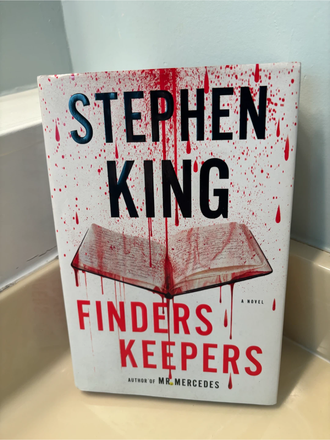 Finders Keepers Stephen King Hardcover Book