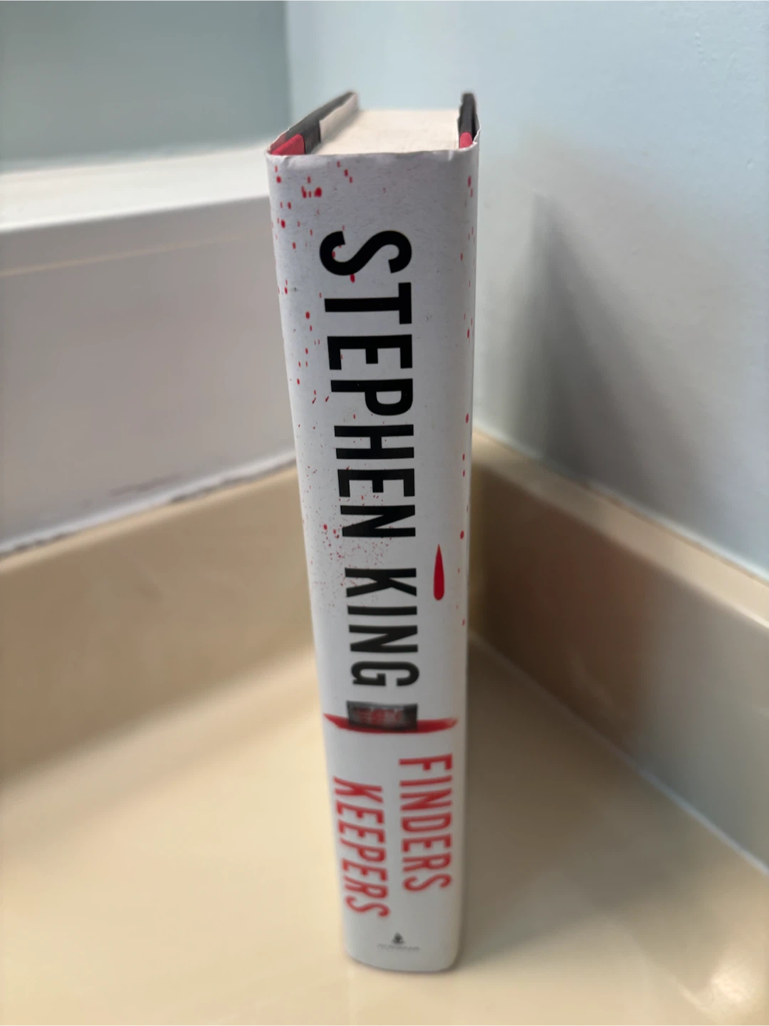 Finders Keepers Stephen King Hardcover Book - photo 3
