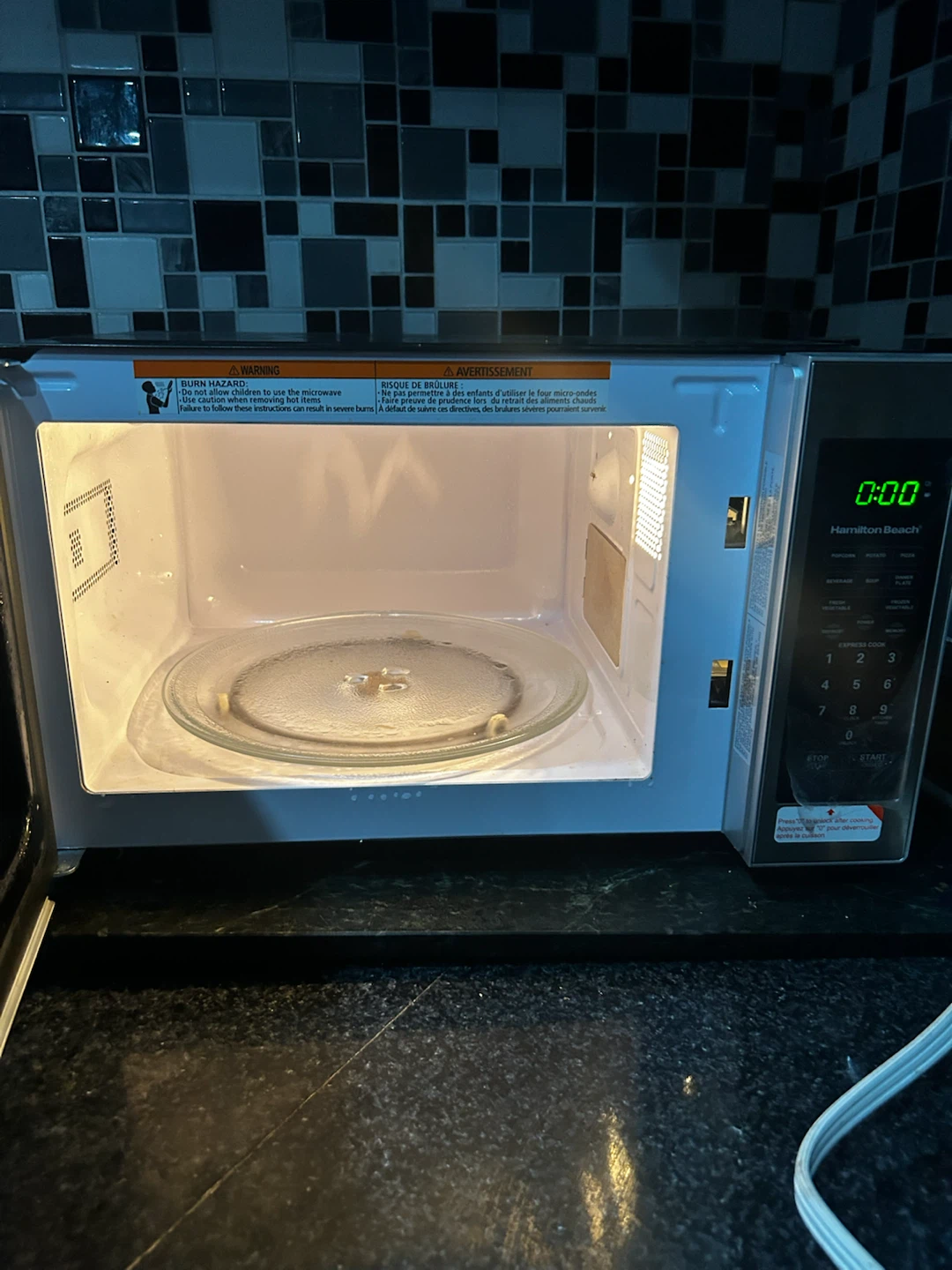 Hamilton Beach Microwave Oven - photo 3