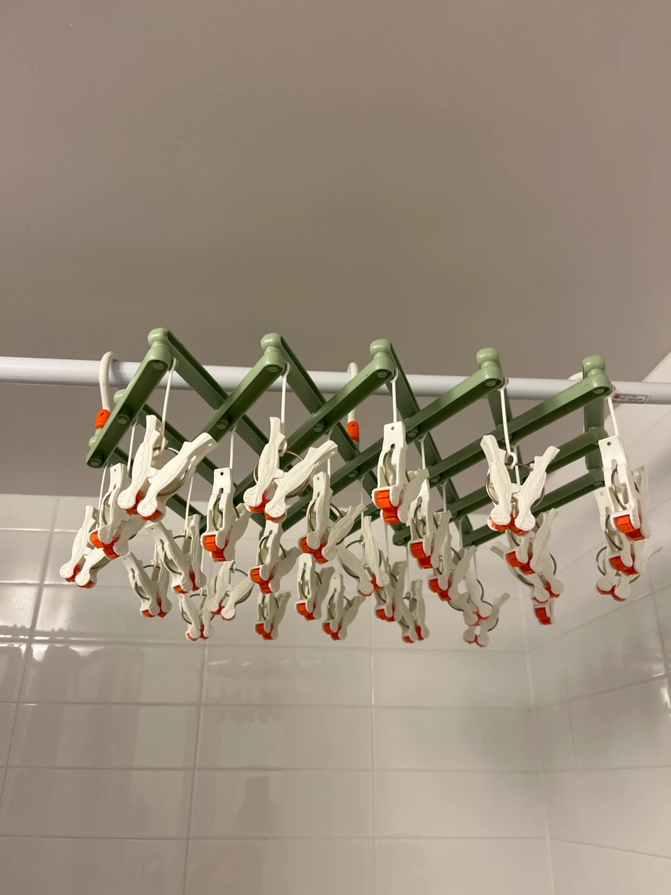 Collapsible Drying Rack with 20 Clips - photo 2