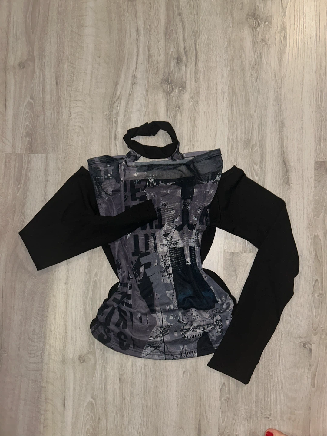 Women's Graphic Print Off-the-Shoulder Long Sleeve Top