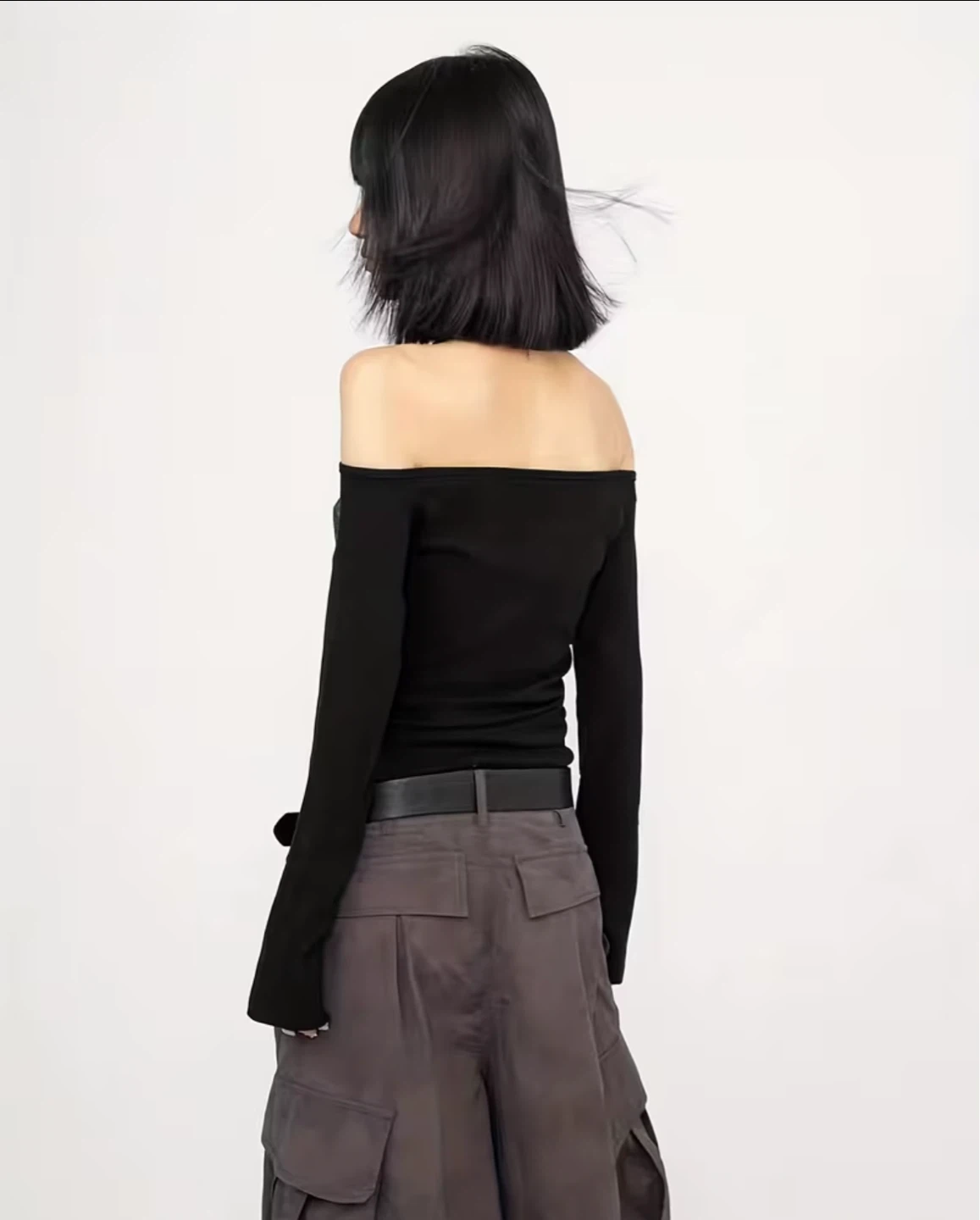 Women's Graphic Print Off-the-Shoulder Long Sleeve Top - photo 4