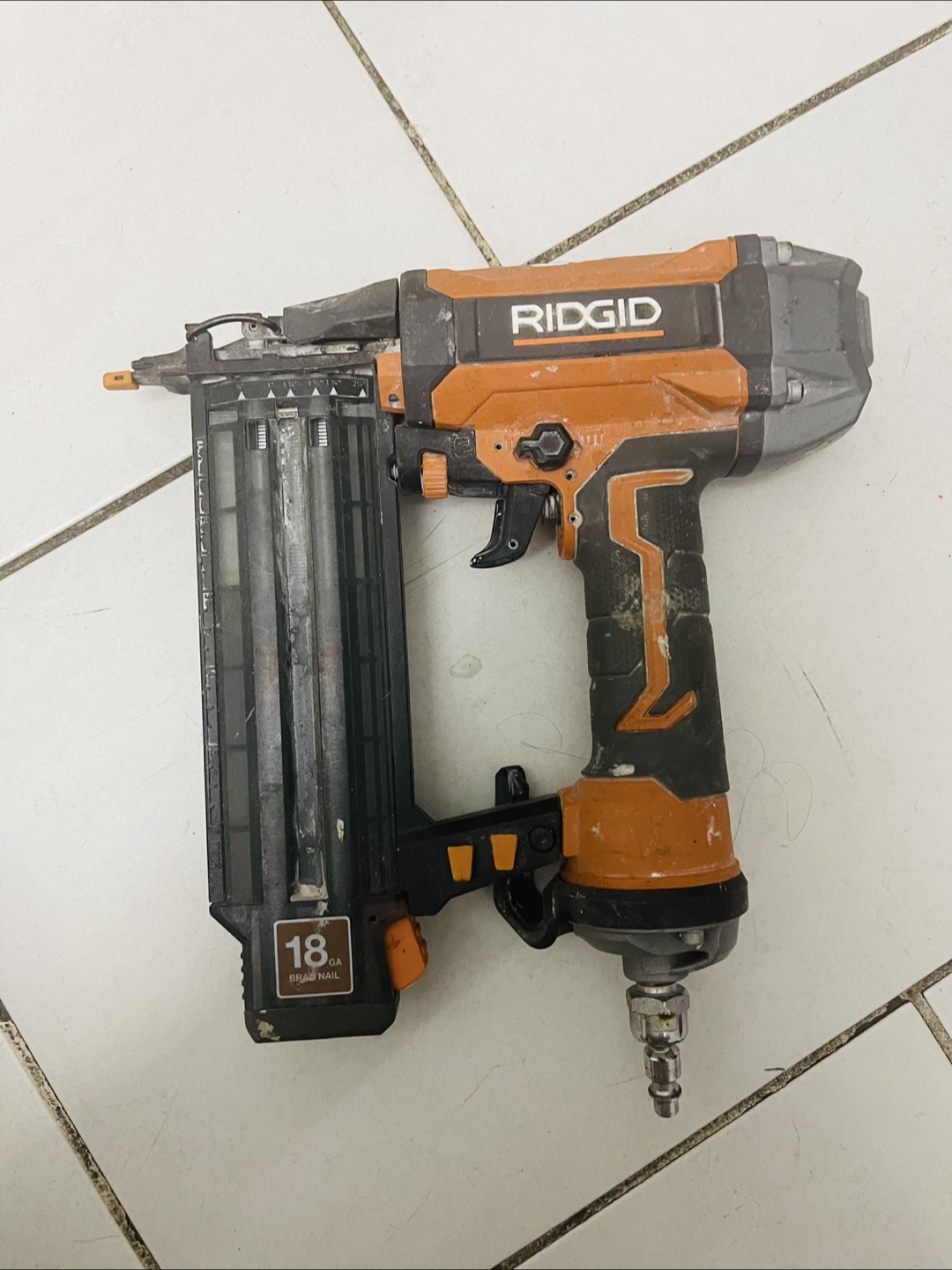 RIDGID 18-Gauge Brad Nailer
