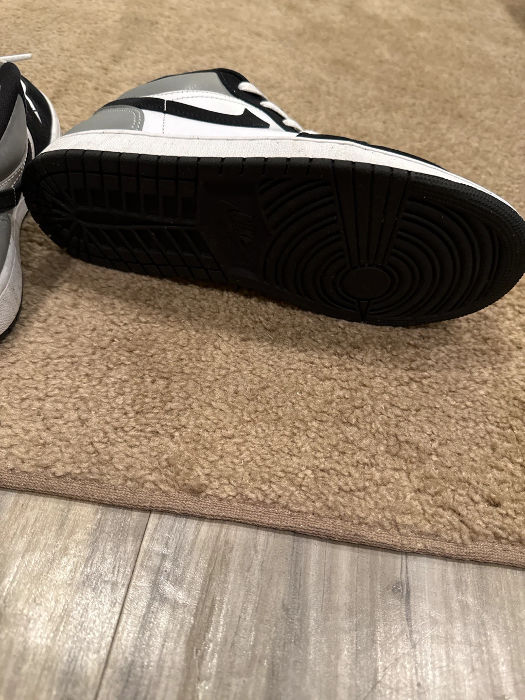 Air Jordan 1 Mid Sneakers - photo 3