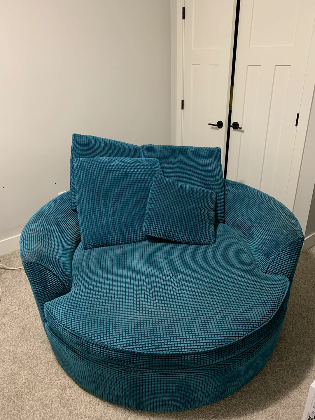 Urban Barn Swivel Chair - Teal