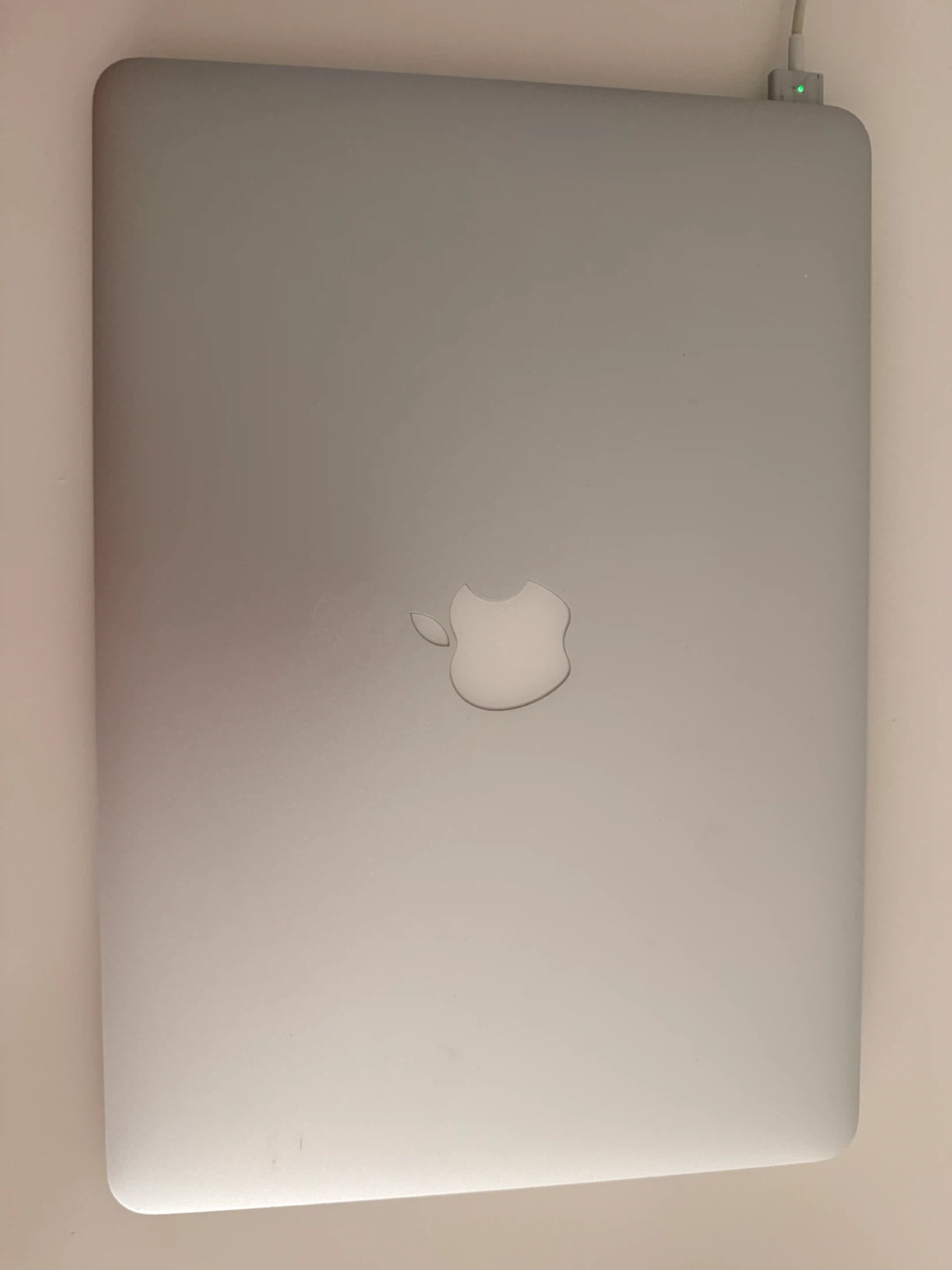 Apple MacBook Air (13-inch, Early 2015)