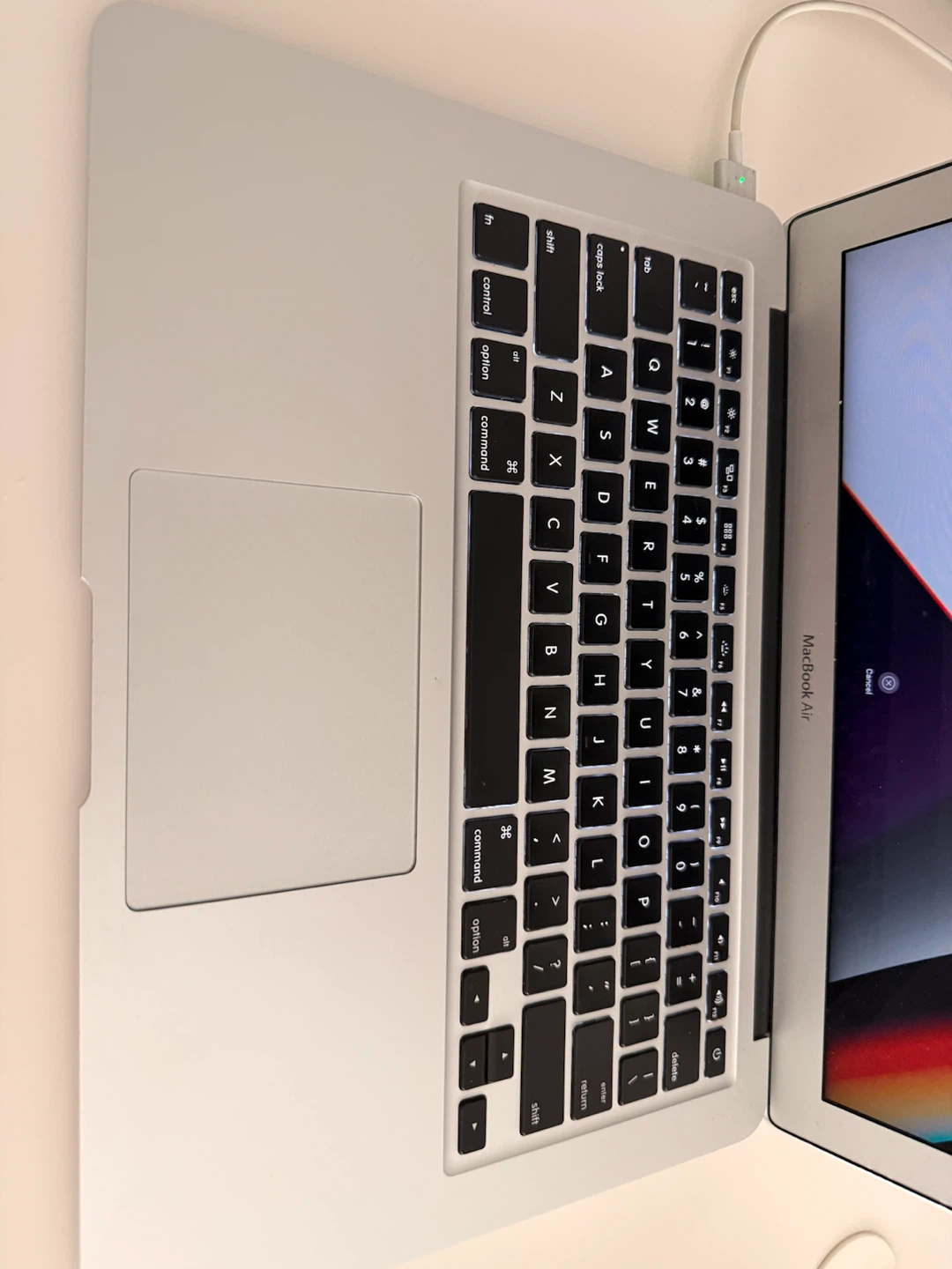 Apple MacBook Air (13-inch, Early 2015) - photo 3