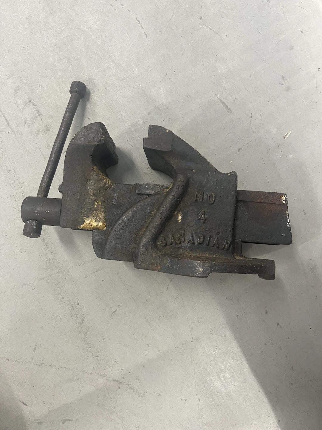 Canadian No. 4 Vise