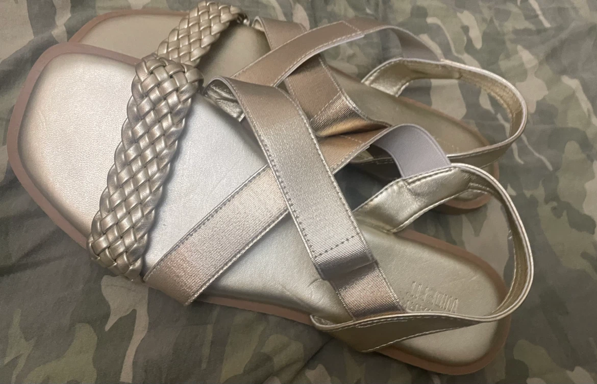 Size 10 wide Gold Braided Flat Sandals - photo 5