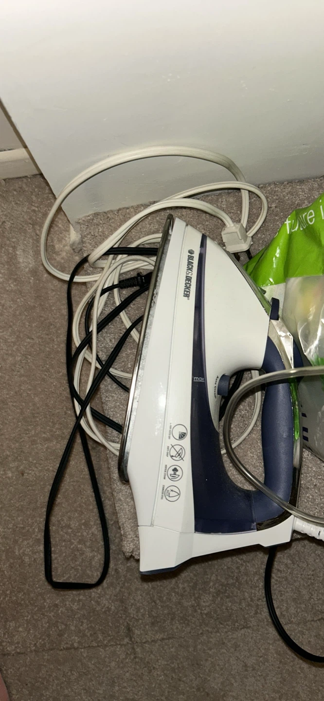 Black & Decker IR1070SC Steam Iron