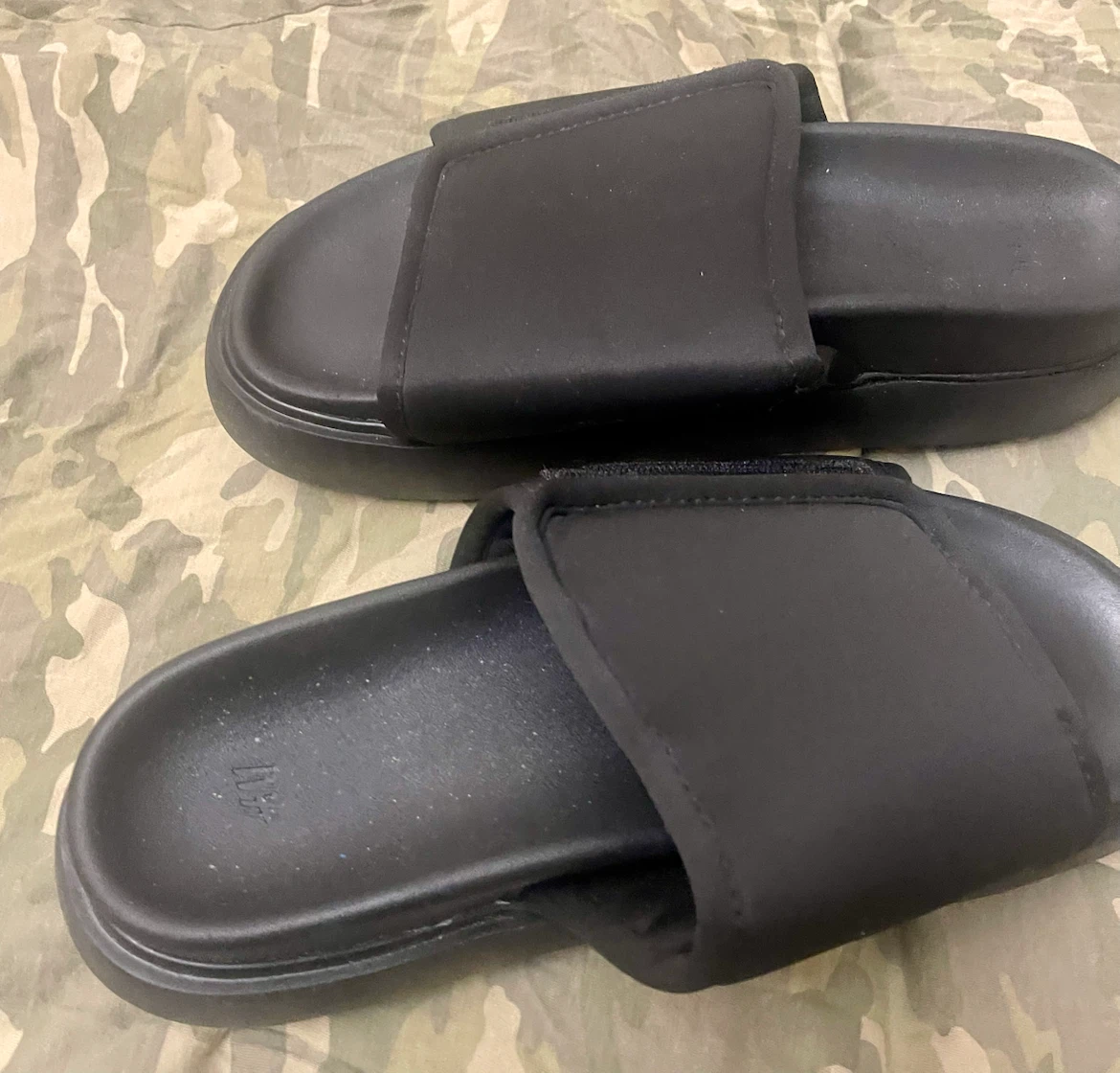 H&M Black Adjustable Slides Size 11 - photo 4