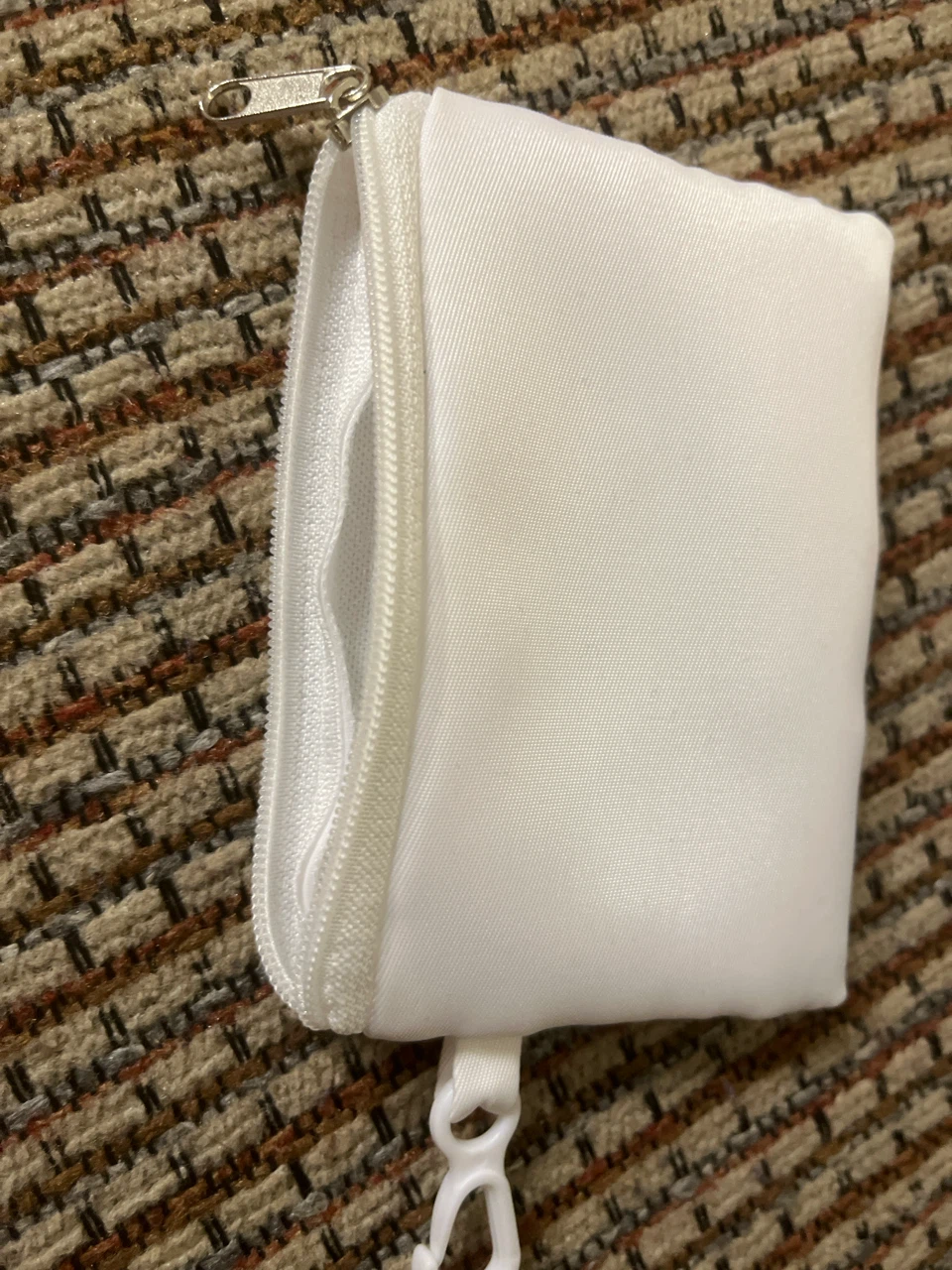 White Zippered Pouch - photo 3
