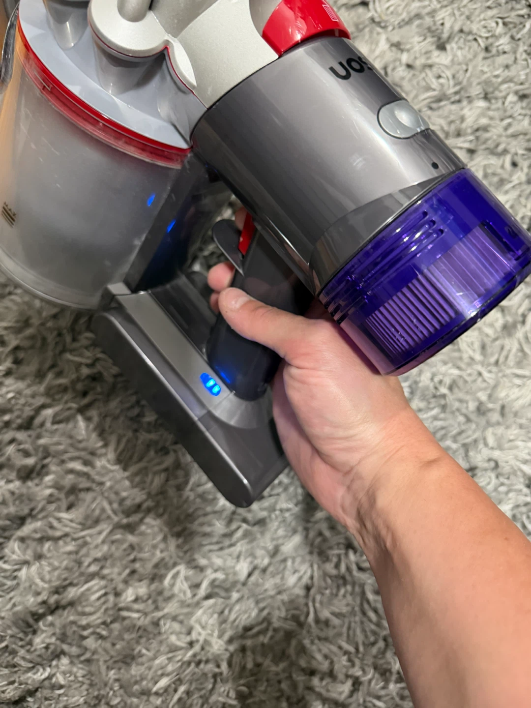 Dyson V8 Vacuum Cleaner - photo 2