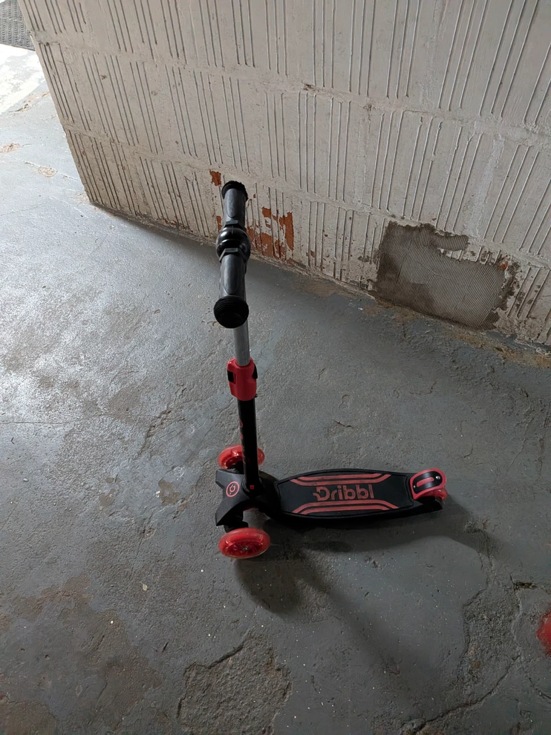 Dribbl 3-Wheel Scooter